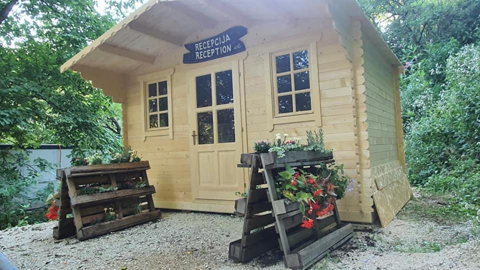 Kamp Na Otoku - Ljubno Ob Savinji Hotel Екстериор снимка