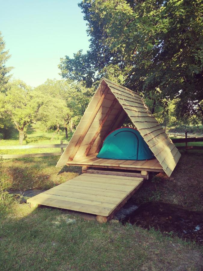 Kamp Na Otoku - Ljubno Ob Savinji Hotel Екстериор снимка