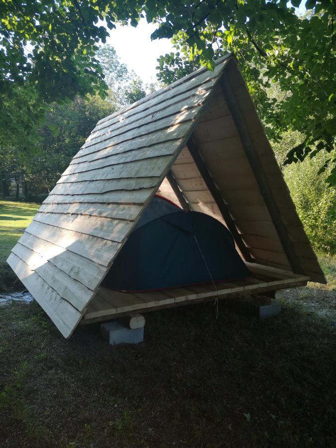 Kamp Na Otoku - Ljubno Ob Savinji Hotel Екстериор снимка