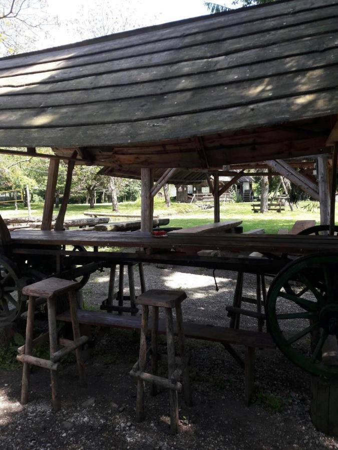 Kamp Na Otoku - Ljubno Ob Savinji Hotel Екстериор снимка