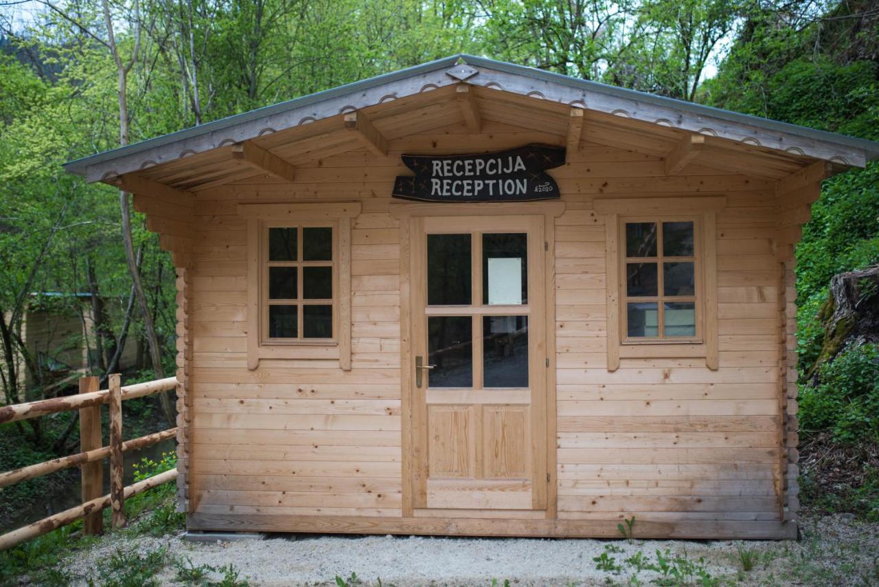 Kamp Na Otoku - Ljubno Ob Savinji Hotel Екстериор снимка